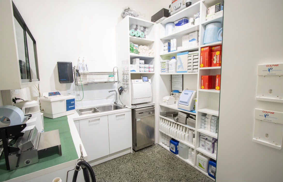 Ingresso della sala sterilizzazione dello studio dentistico