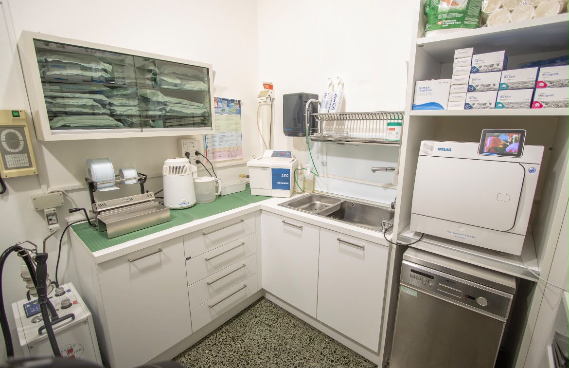 Ingresso della sala sterilizzazione dello studio dentistico